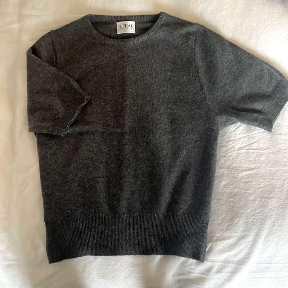 Cropped short sleeve sweater in charcoal